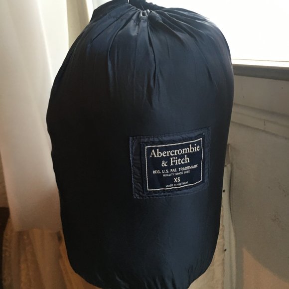 Abercrombie -Lightweight Down Puffer - Picture 3 of 6